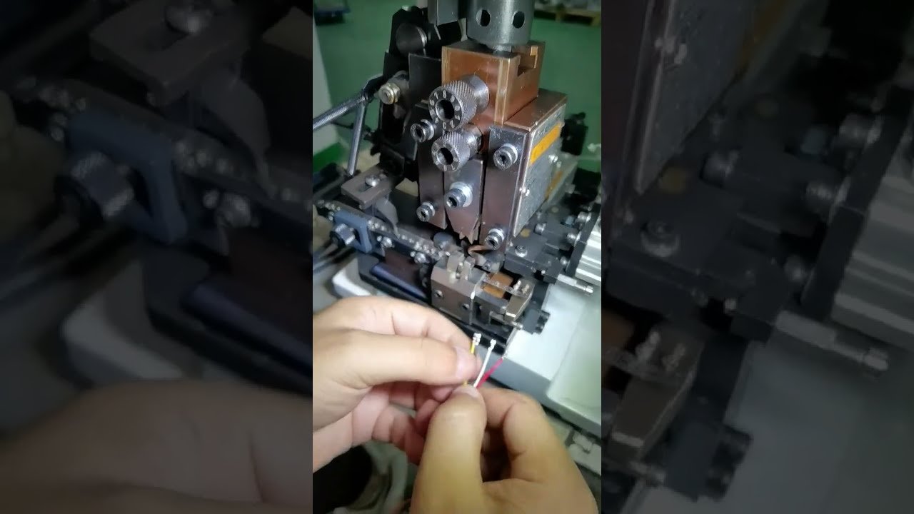 Mesin Terminal Jalur Berterusan Melintang | Kerja Crimping Terminal #kilang #mesin #alat