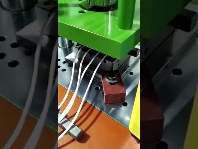 Mesin Acuan Suntikan Plastik HDMI 250ST Berketepatan Tinggi