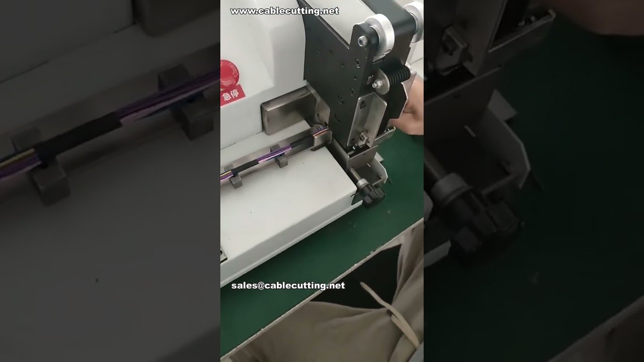 Mesin Automatik Guna Pita PVC Lebar 30mm – Pemandangan Bengkel Kilang