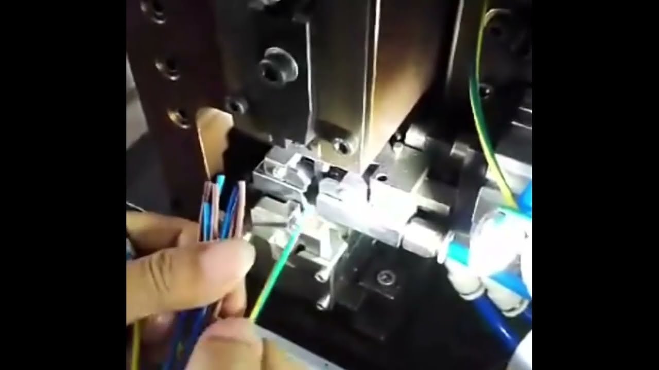 Mesin Crimp Terminal Pneumatik Mute-2T Suapan Terus untuk OEM