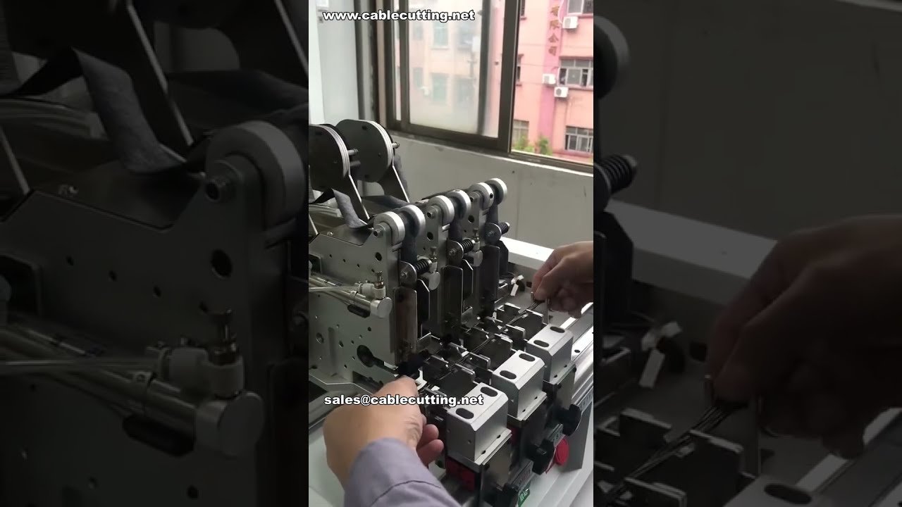 Mesin Tampal Spot Serentak 3 Titik - Jarak Minimum 73mm untuk Pengeluaran Harness Wayar